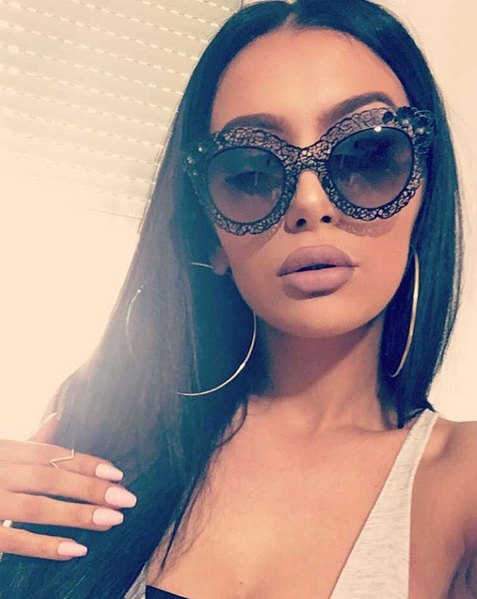 Kim kardashian lookalike 10