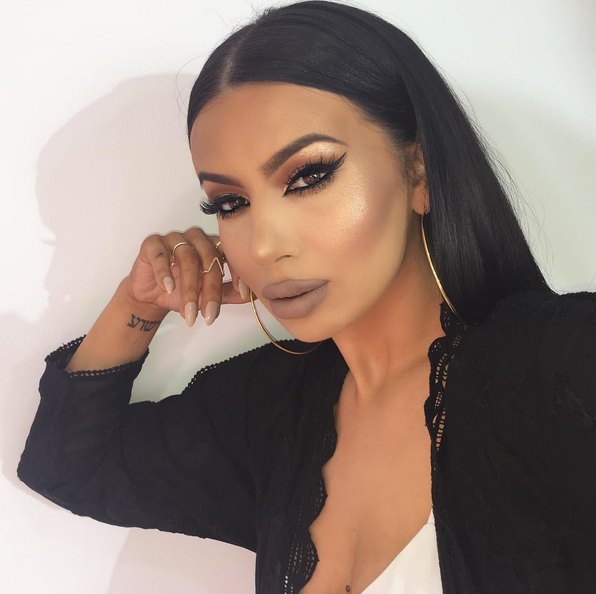 Kim kardashian lookalike 7