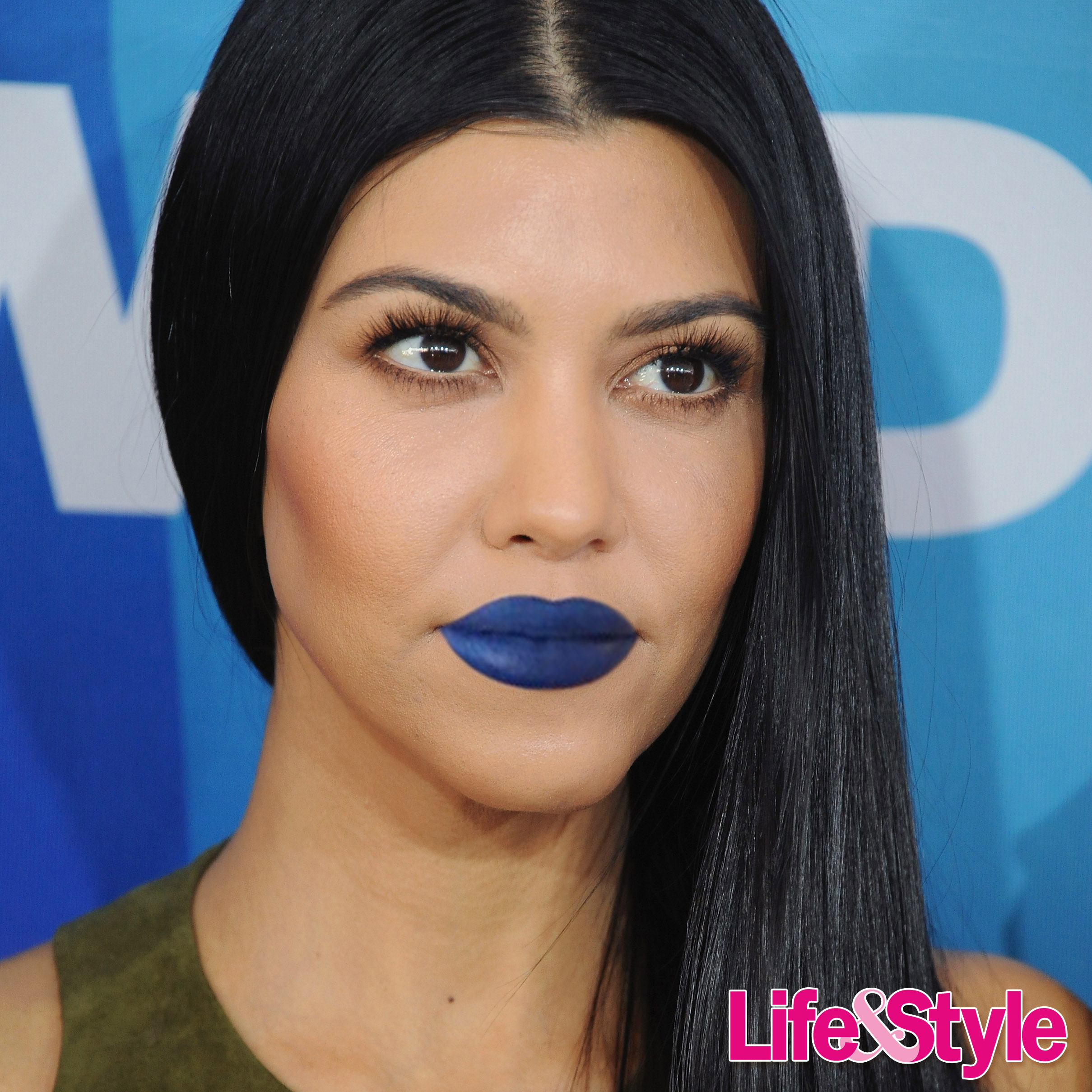 Kourtney kardashian lips blue
