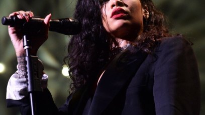 Rihanna break down love the way you lie