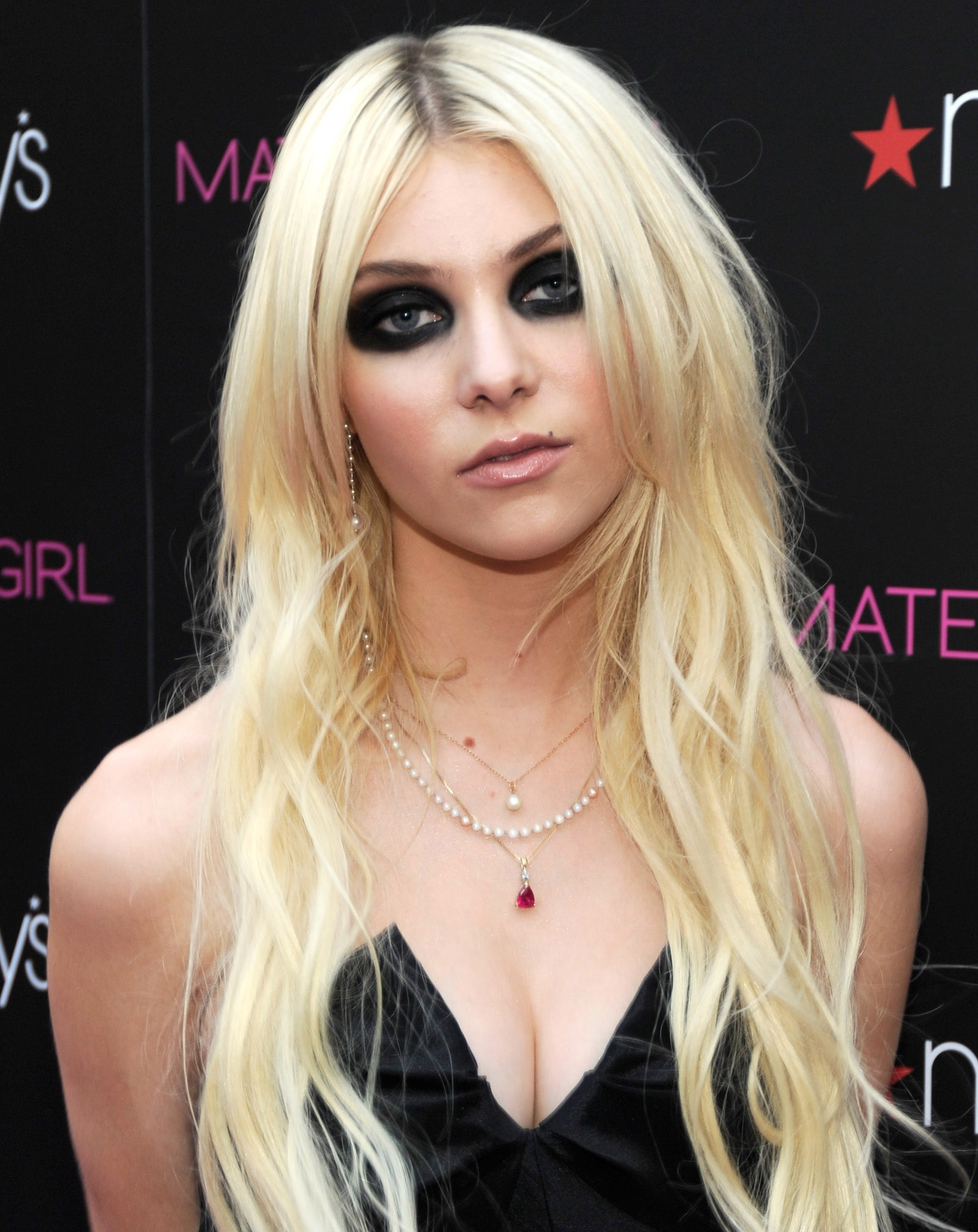 Taylor momsen makeup fail