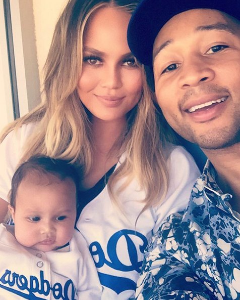 Chrissy teigen john legend luna baseball game