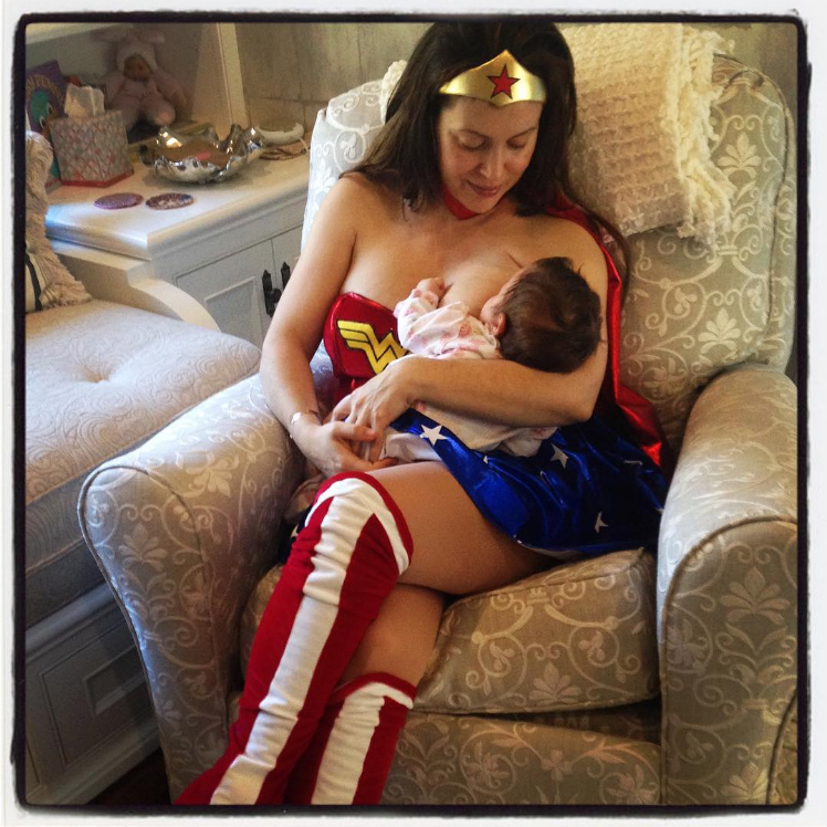 Alyssa milano breastfeeding 4
