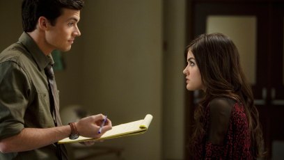 Aria ezra pll season 1