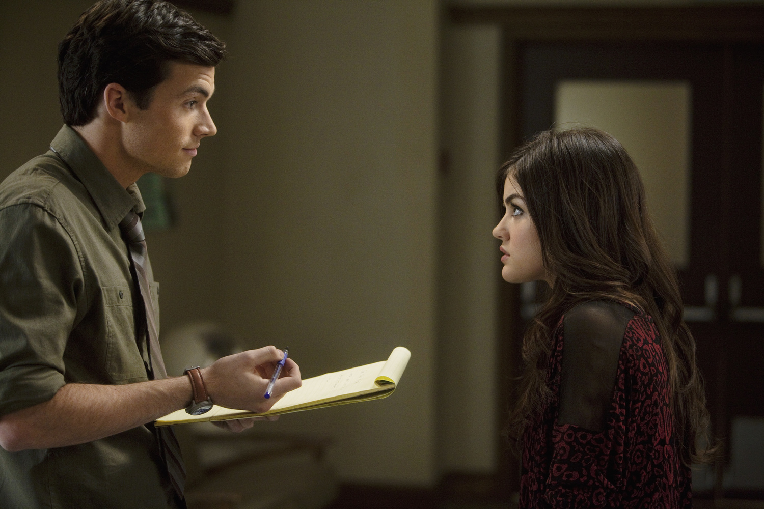 Aria ezra pll season 1