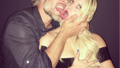 408px x 230px - Jessica Simpson Drunk? â€” Singer Looks Worse for Wear With Hubby