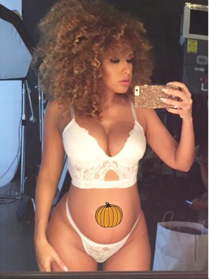 Aisha thalia baby bump 2