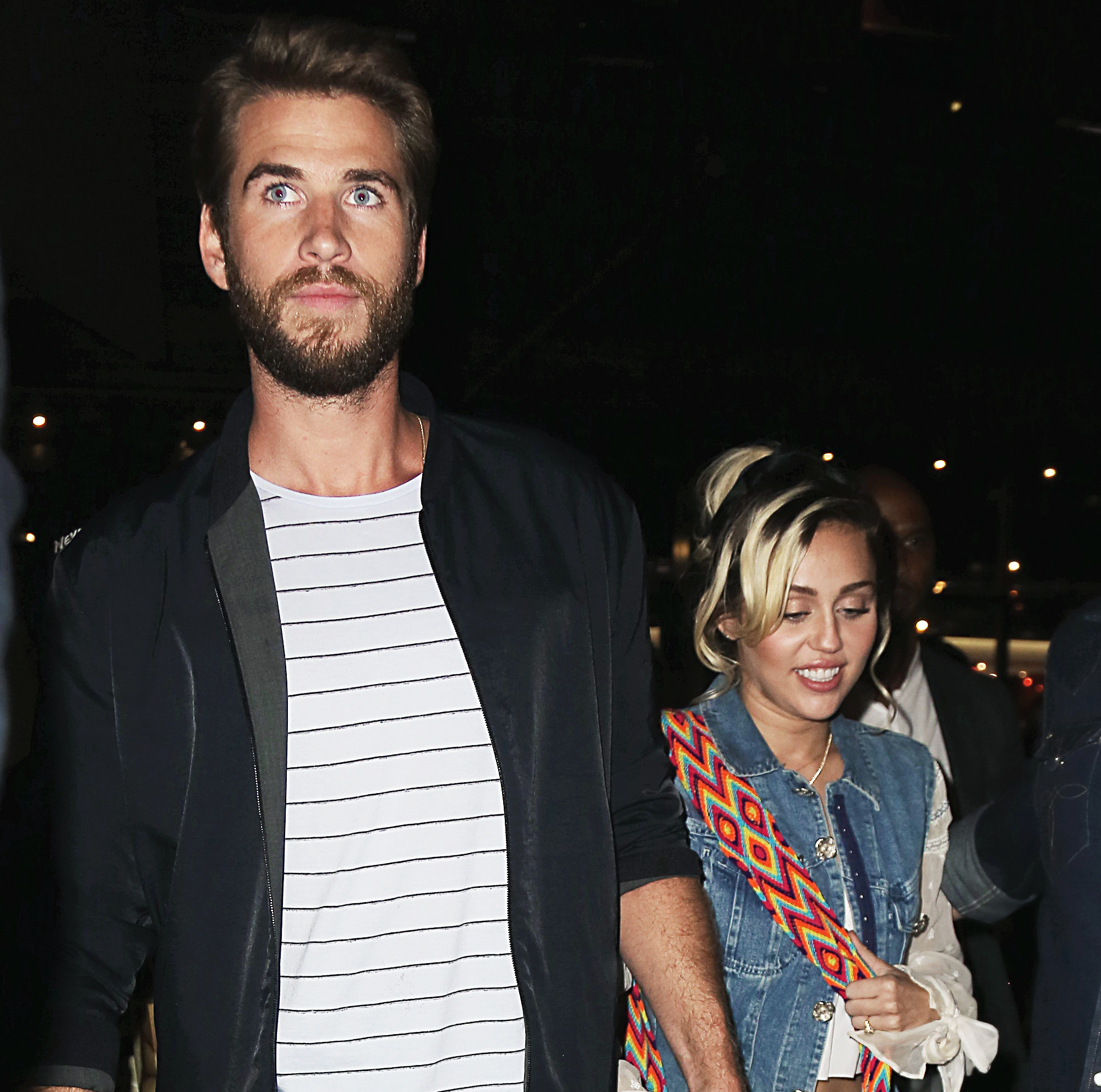 miley cyrus liam hemsworth splash