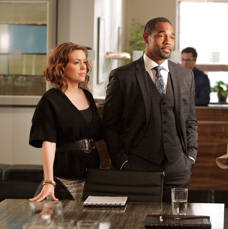 Alyssa milano baby bump 1