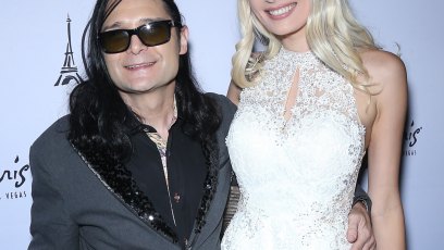 Corey feldman marries girlfriend courtney anne