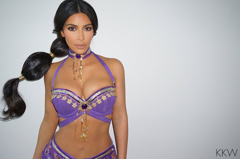 Kim kardashian halloween 2