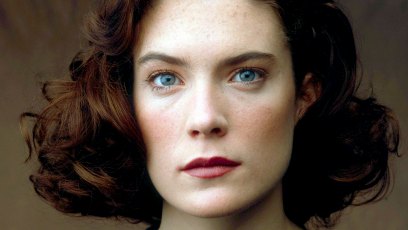 Lara flynn boyle march 1990