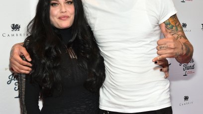 Mia tyler pregnant