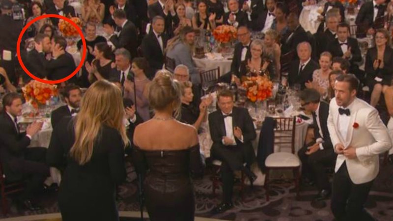 Andrew garfield ryan reynolds kissing golden globes