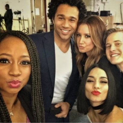 'High School Musical' Cast Reunites for a Selfie