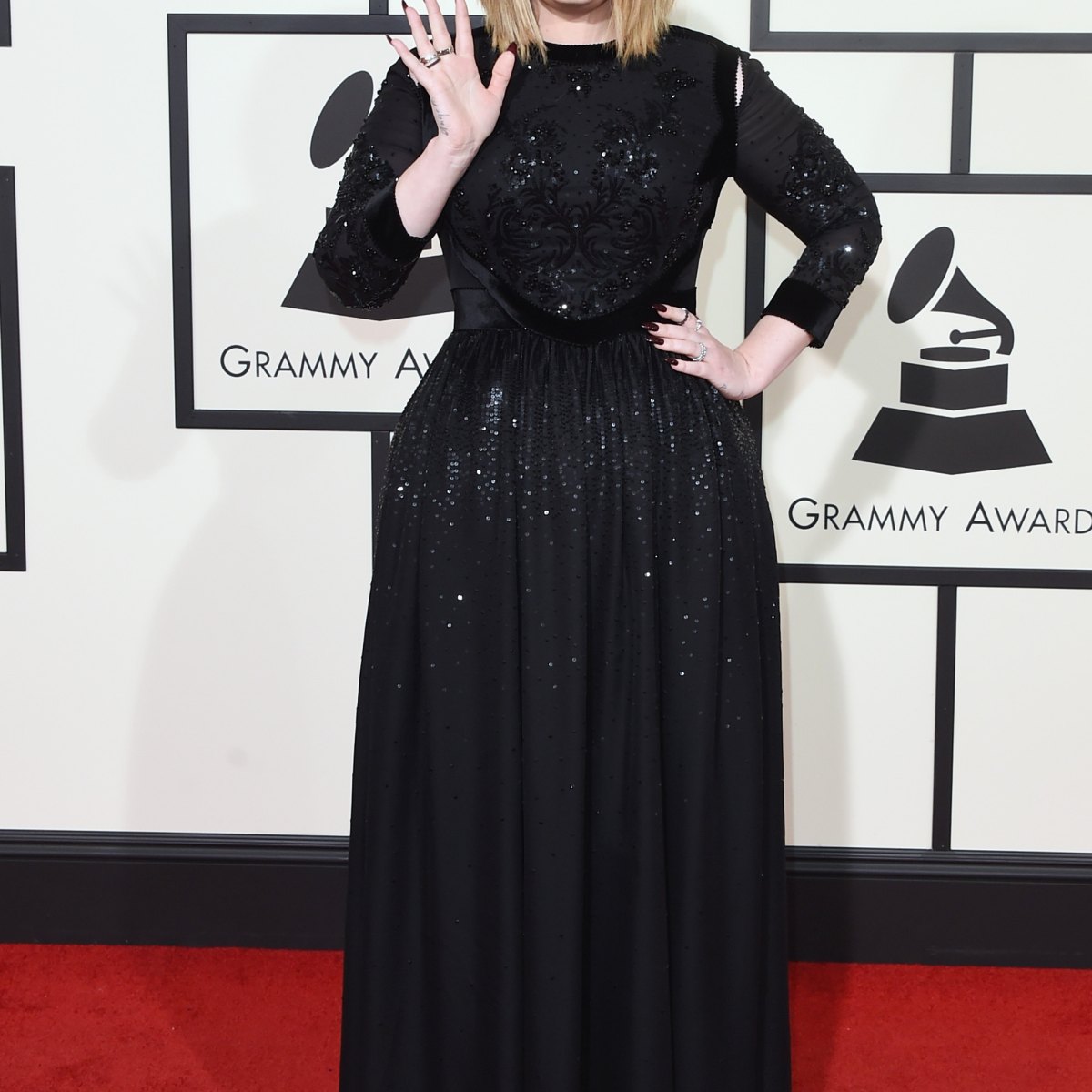Grammys 2017: Adele Wears Givenchy to the Red Carpet