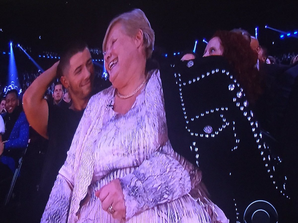 Nick jonas grammys 2017