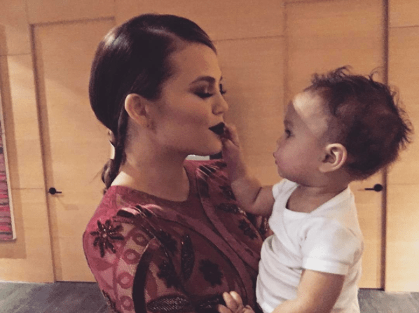 Chrissy teigen baby luna