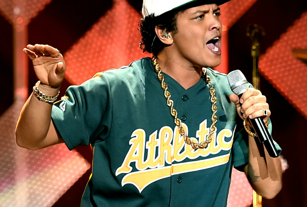 Iheart radio performers 2017