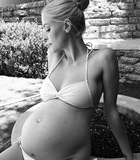 Jaime king pregnant bikini
