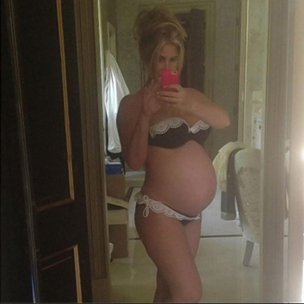 Kim zolciak pregnant bikini