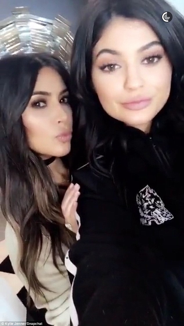 Kim kardashian and kylie jenner lookalike 7