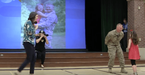 Military dad surprises daughter