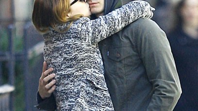 Emma stone andrew garfield awkward pda