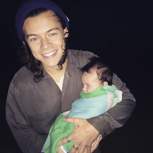 Is Harry Styles A Dad Lyrics To His Song Kiwi Suggest He Could Be