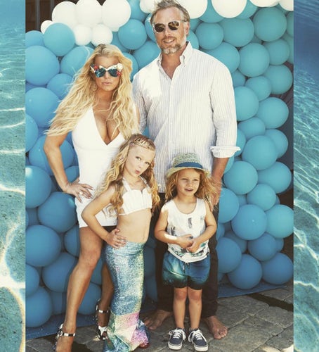 Jessica simpson controversial mom