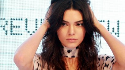 Kendall jenner falls