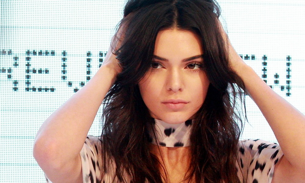 Kendall jenner falls