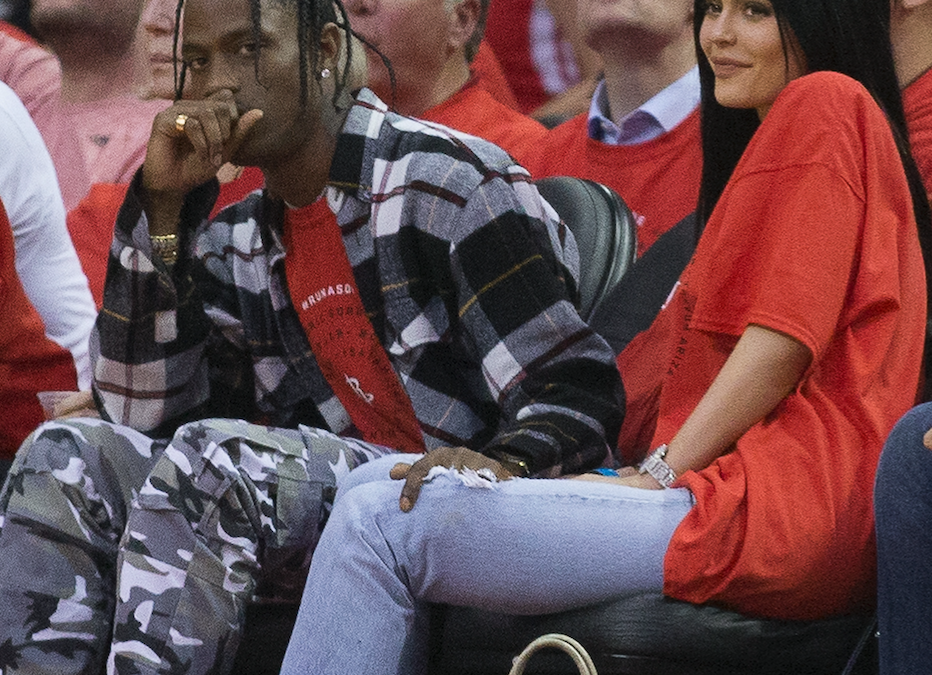 Kylie jenner underboob boston bentley