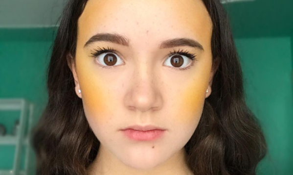 Yellow blush makeup trend