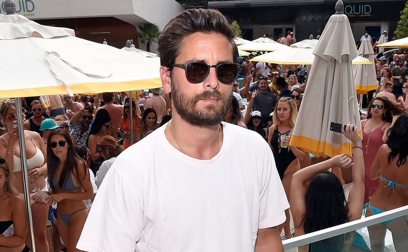 Scott Disick Hooked up With Two Women in Vegas — at the Same Time!