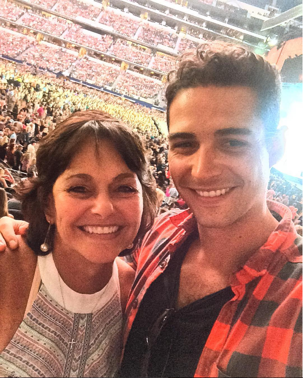 Bachelor paradise wells adams 7