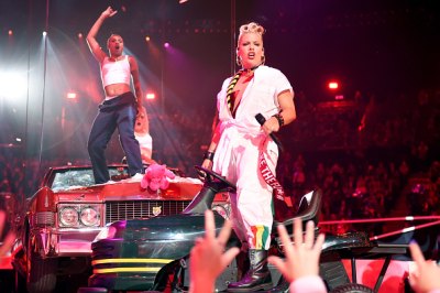pink vma performance pink vma performance