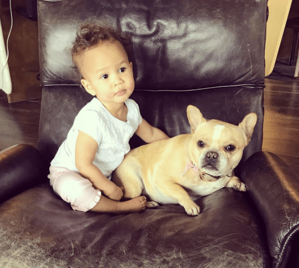 Chrissy teigen john legend luna 8