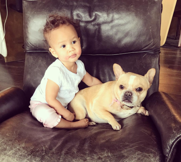 Chrissy teigen john legend luna 8