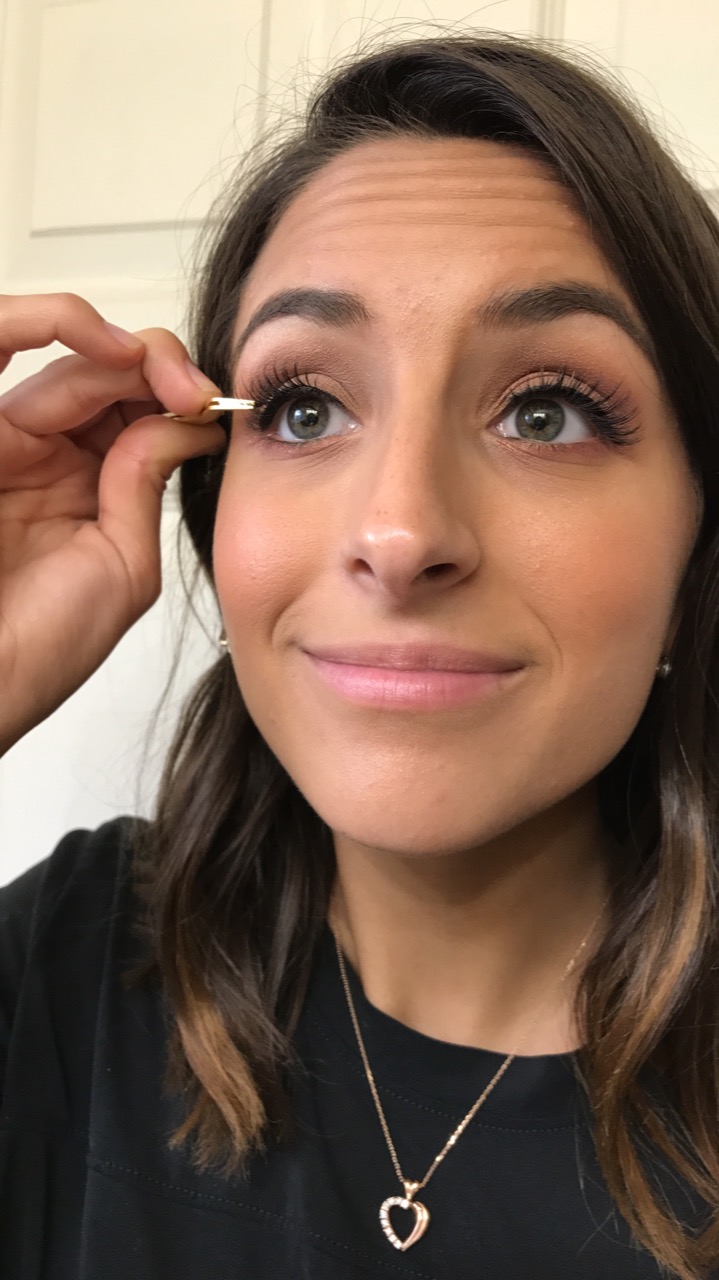 how to apply lashes 4