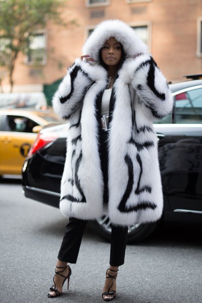 Nicki Minaj: Fur Coat, Velvet Sandals