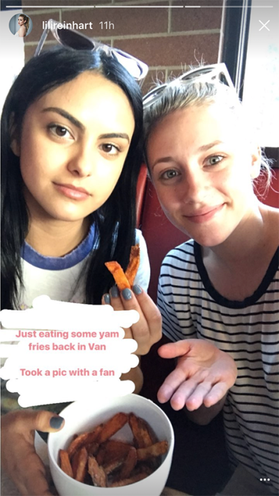 camila mendes lili reinhart selfie