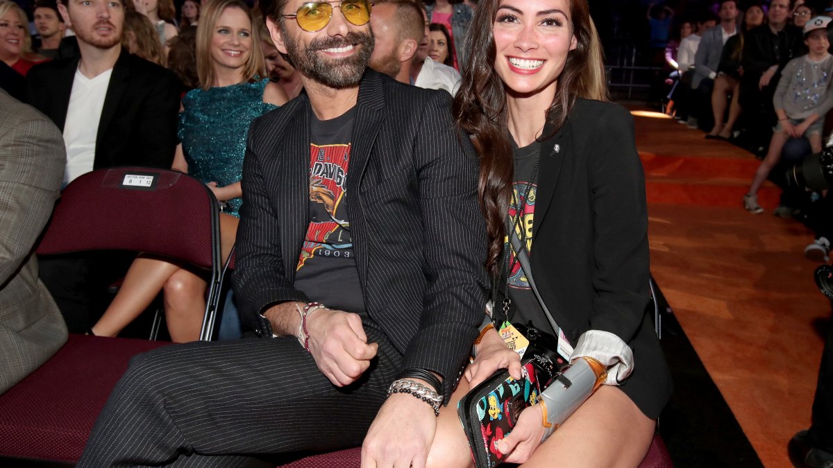 John stamos caitlin mchugh engaged
