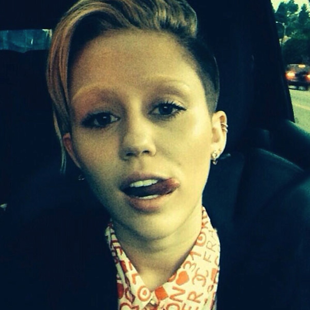 Katy perry bleaches eyebrows miley cyrus 2