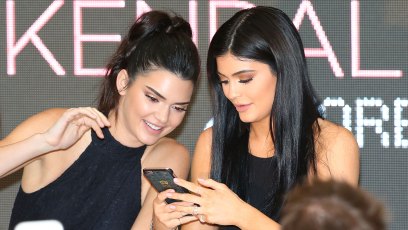 Kendall kylie jenner cellphone