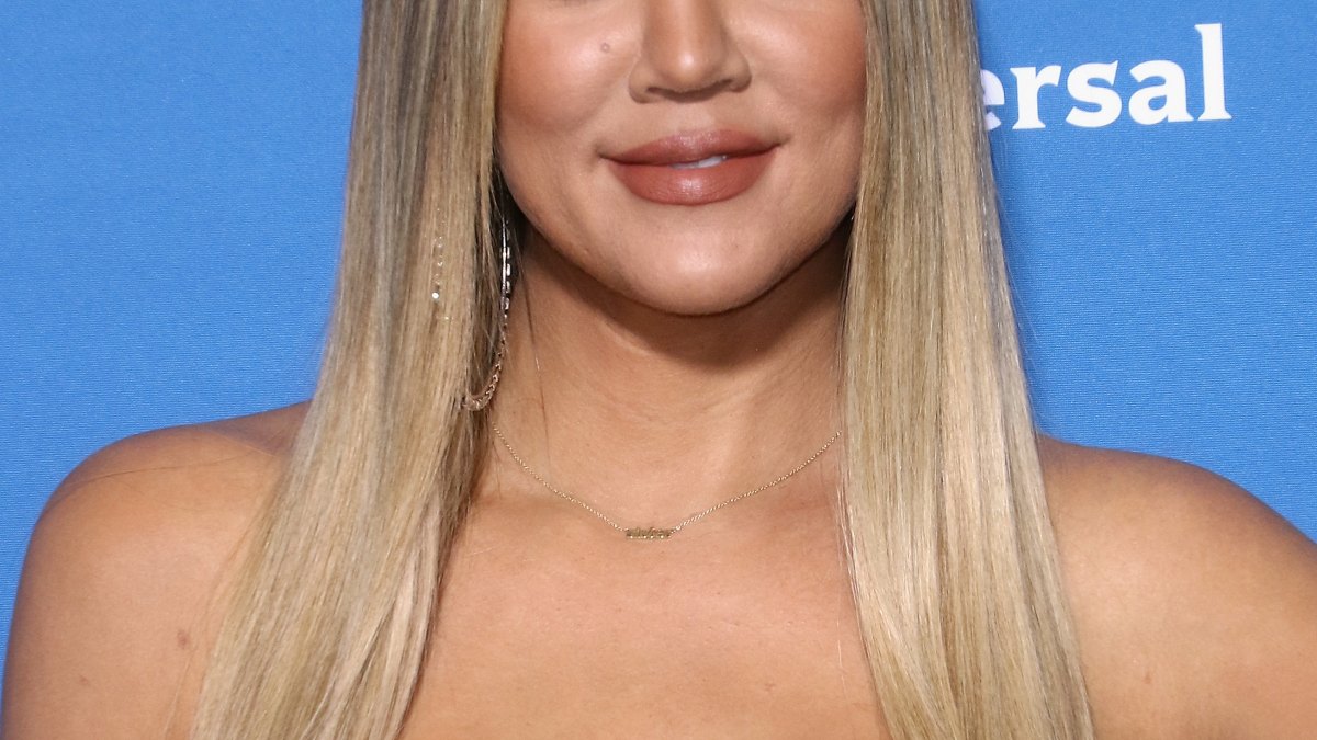 Khloe kardashian baby bump