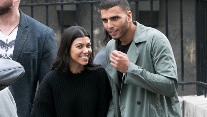 Kourtney kardashian pregnant younes