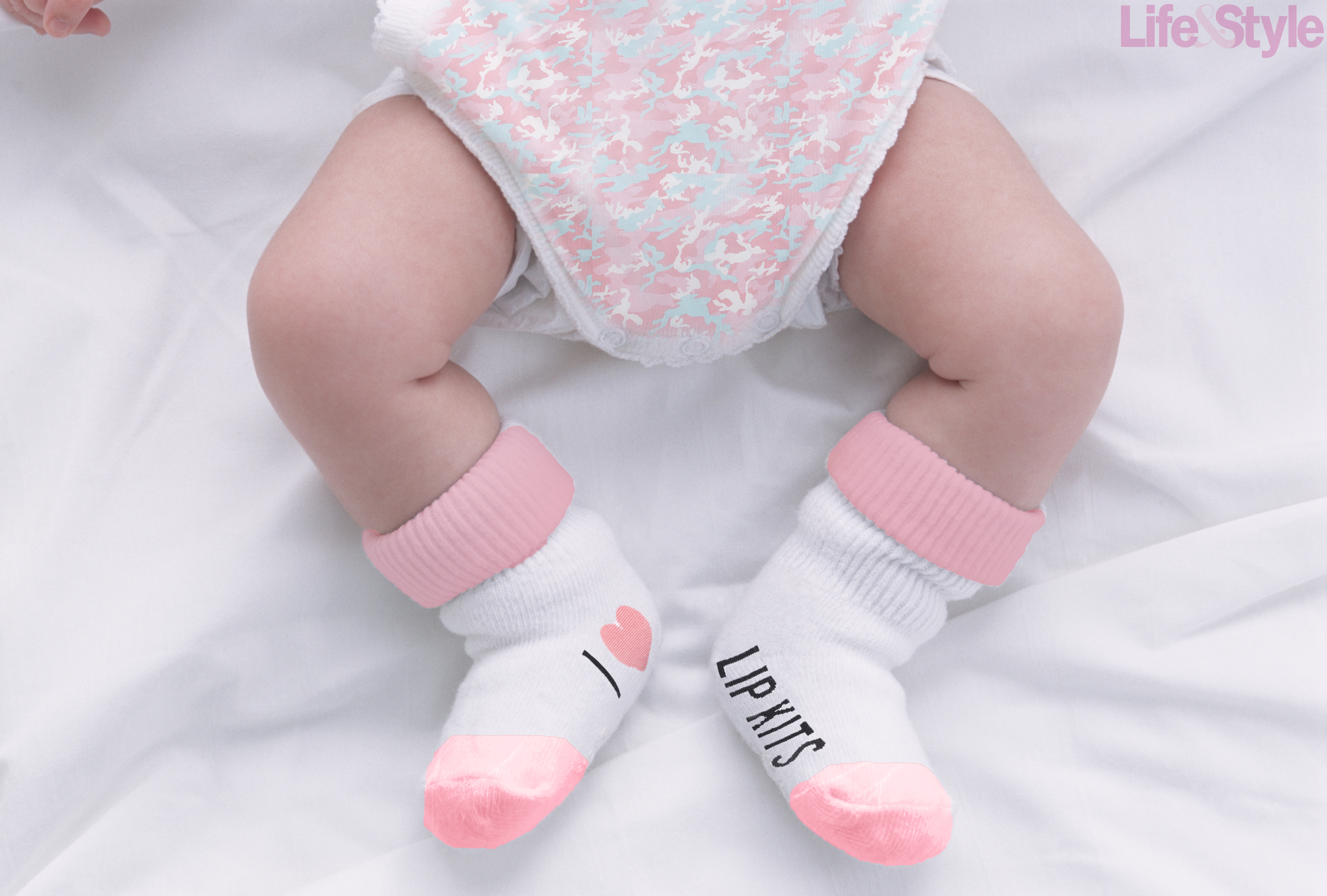 Kylie jenner i love lip kits baby socks