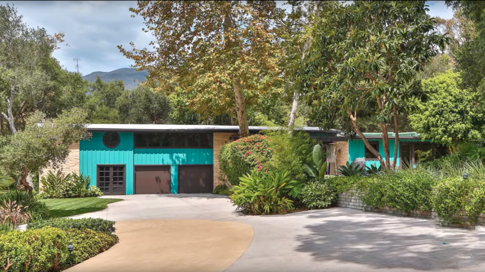 Miley cyrus malibu house 1
