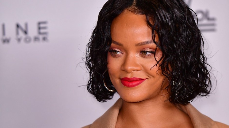 Rihanna new curves